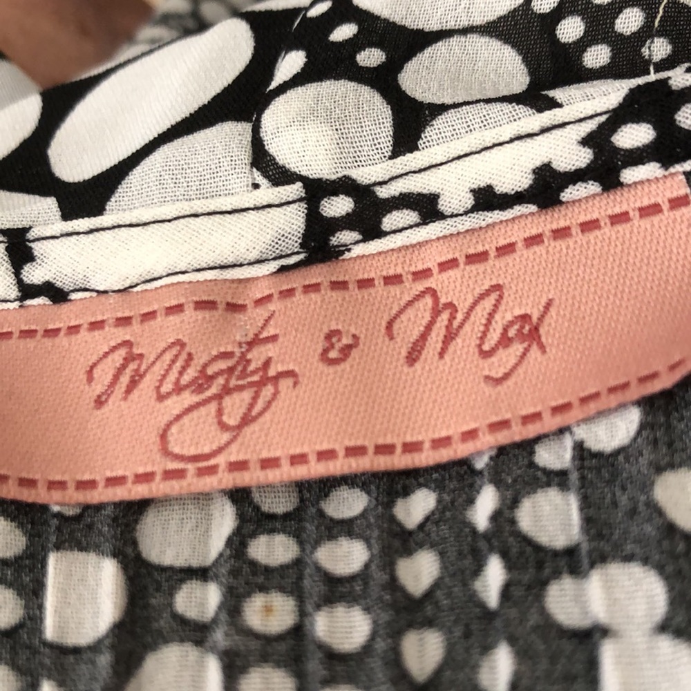 Misty & Max - Picture 7 of 9